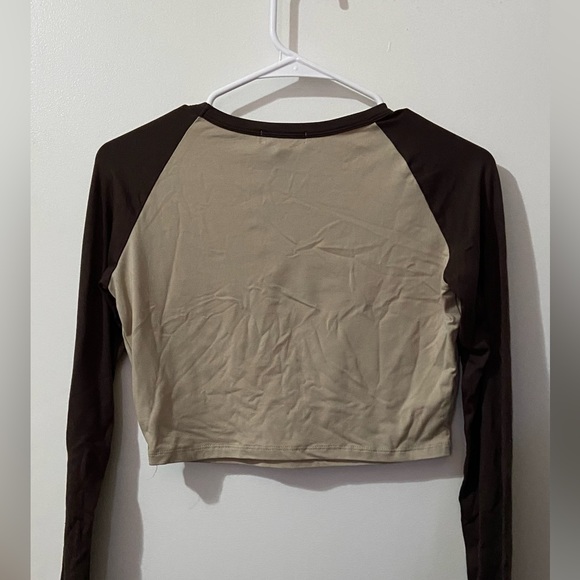 Brown raglan long sleeve crop top - Picture 3 of 3